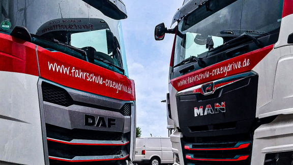 LKW DAF XG480 und MAN TGX 26.510