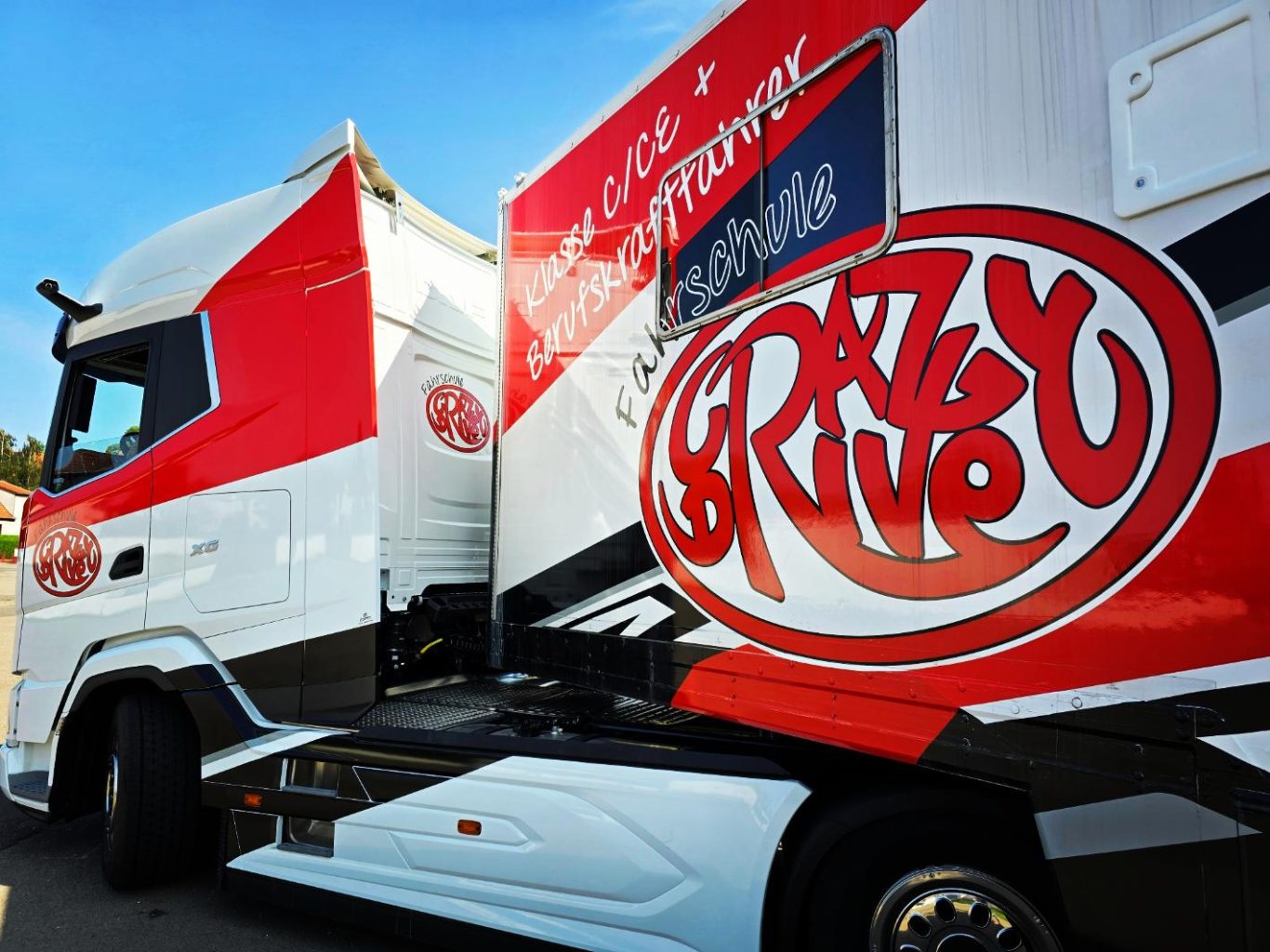 Unser DAF XG mit Racetrailer Unser DAF XG mit Racetrailer